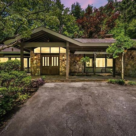 Bourbon Hollow Lodge With Hot Tub And Pool Plus Game Room Only 5 Min To Downtown ガトリンバーグ エクステリア 写真