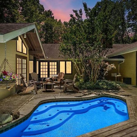 Bourbon Hollow Lodge With Hot Tub And Pool Plus Game Room Only 5 Min To Downtown ガトリンバーグ エクステリア 写真