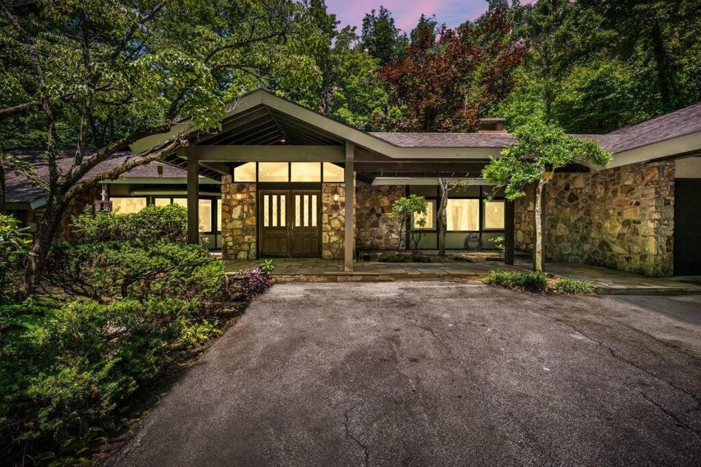 Bourbon Hollow Lodge With Hot Tub And Pool Plus Game Room Only 5 Min To Downtown ガトリンバーグ エクステリア 写真