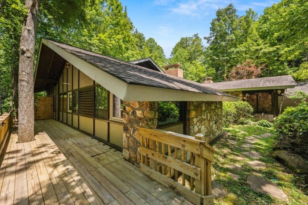 Bourbon Hollow Lodge With Hot Tub And Pool Plus Game Room Only 5 Min To Downtown ガトリンバーグ エクステリア 写真