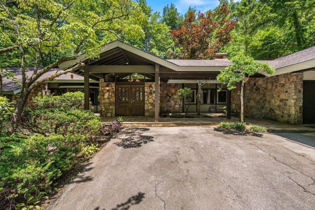 Bourbon Hollow Lodge With Hot Tub And Pool Plus Game Room Only 5 Min To Downtown ガトリンバーグ エクステリア 写真